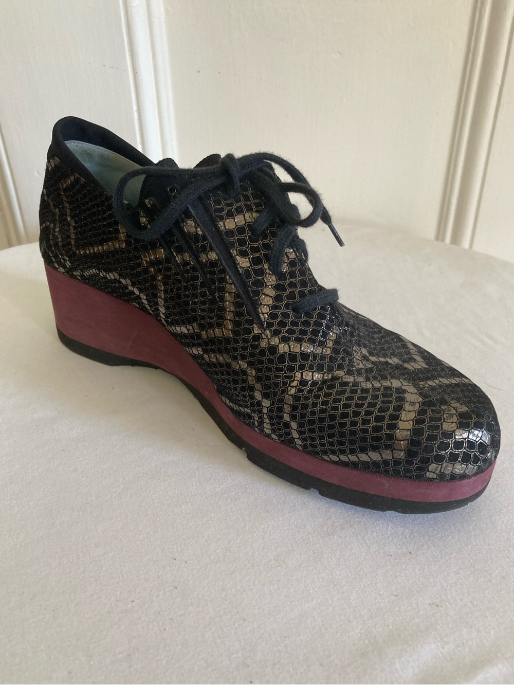 Thierry Rabotin Italy lace-up wedge loafers with 3 different lace sets. GUC 37.5